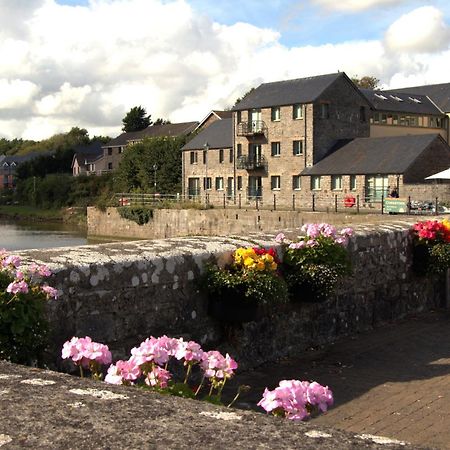 Castle Pond House Apartment Pembroke Bagian luar foto