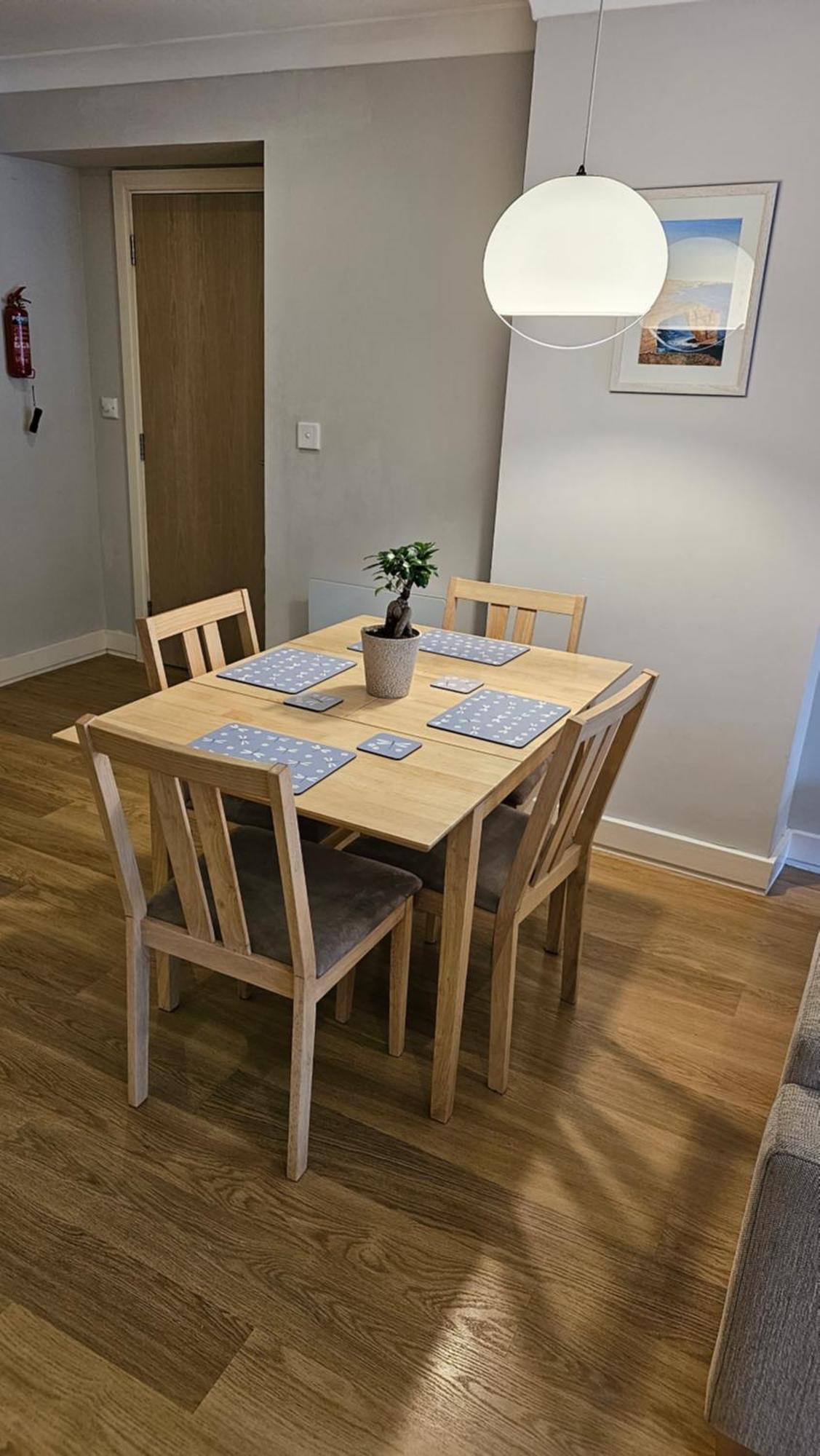 Castle Pond House Apartment Pembroke Bagian luar foto