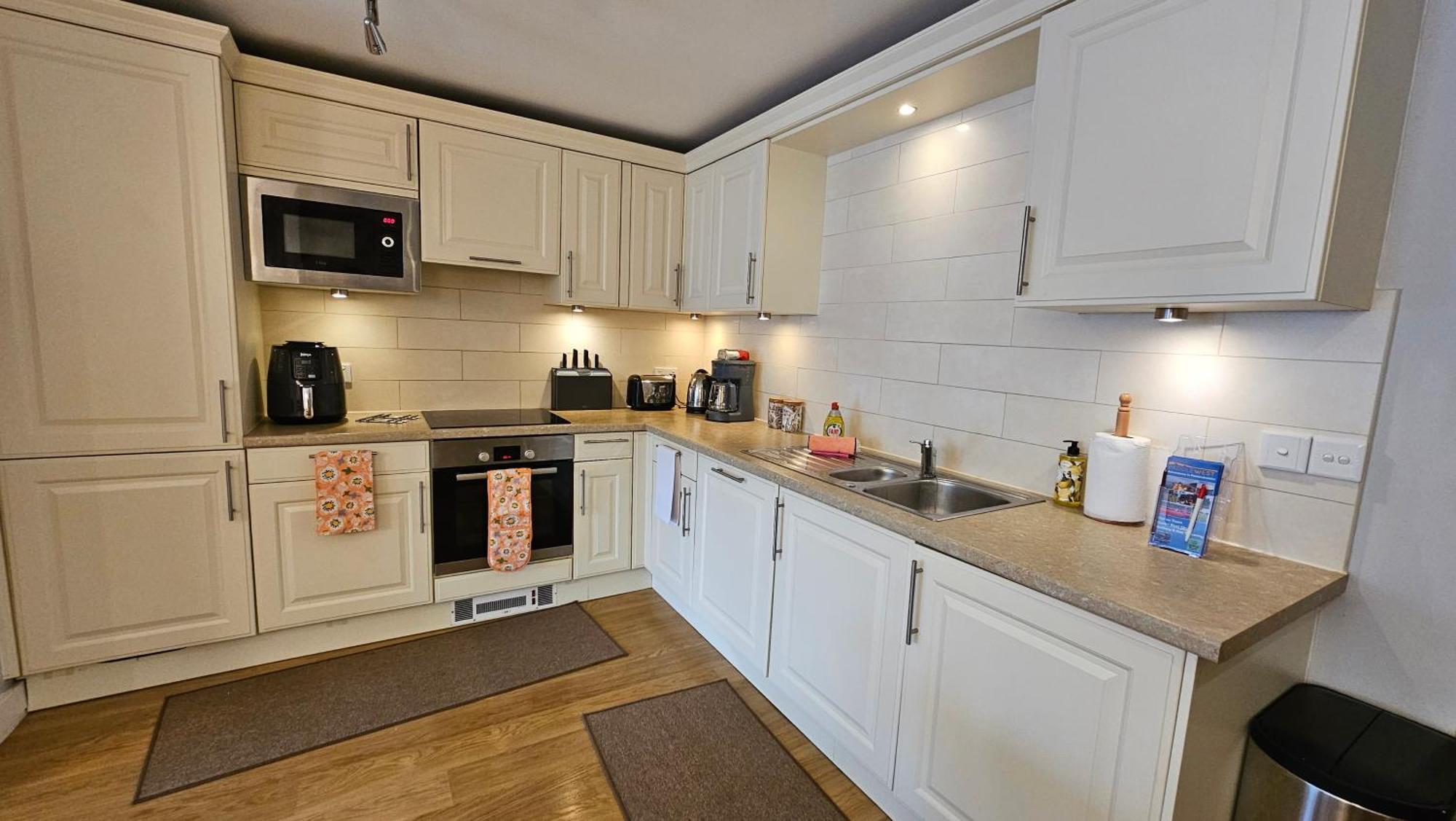 Castle Pond House Apartment Pembroke Bagian luar foto