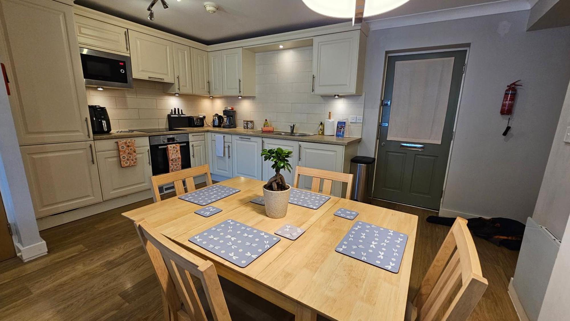 Castle Pond House Apartment Pembroke Bagian luar foto