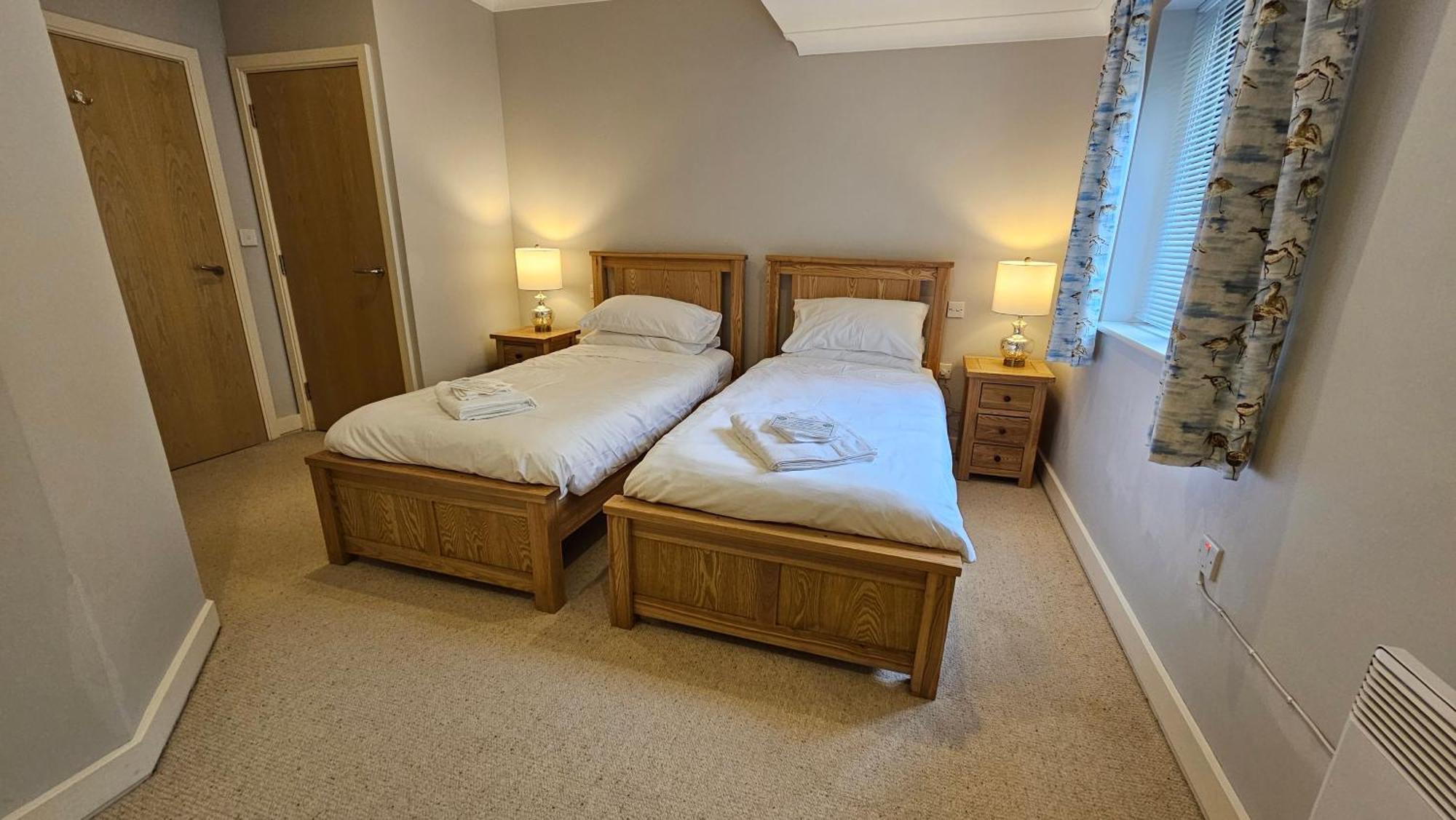 Castle Pond House Apartment Pembroke Bagian luar foto